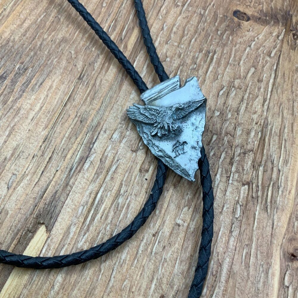 Siskiyou Buckle Co. Vintage Soaring Eagle Arrow Head Silver Pewter Bolo Tie
